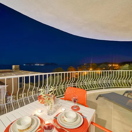 Bluenook Suites *