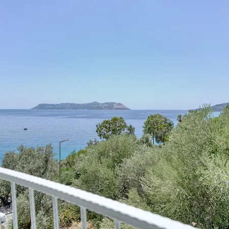 Bluenook Suites Apartment