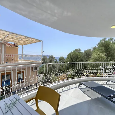 Bluenook Suites