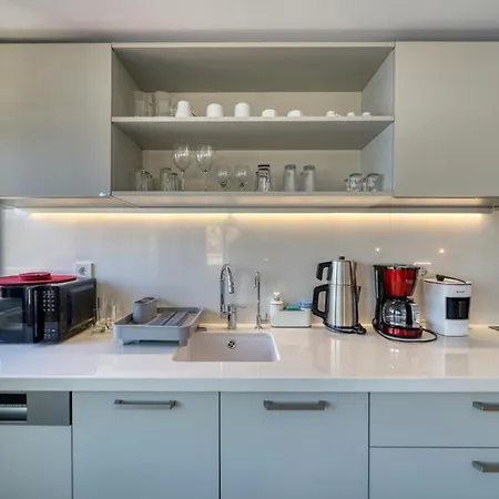 Apartment Bluenook Suites *