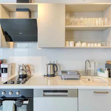 Bluenook 아파트 *